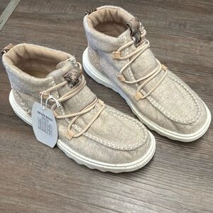 Hey dude women’s short boot